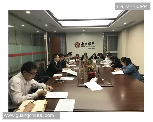 杭州足球队在钻石联赛中的辉煌历程与未来展望分析 杭州足球队在钻石联赛中的辉煌历程与未来展望分析