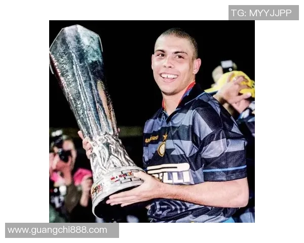 足球传奇大罗的经典头像解析与背后的故事分享